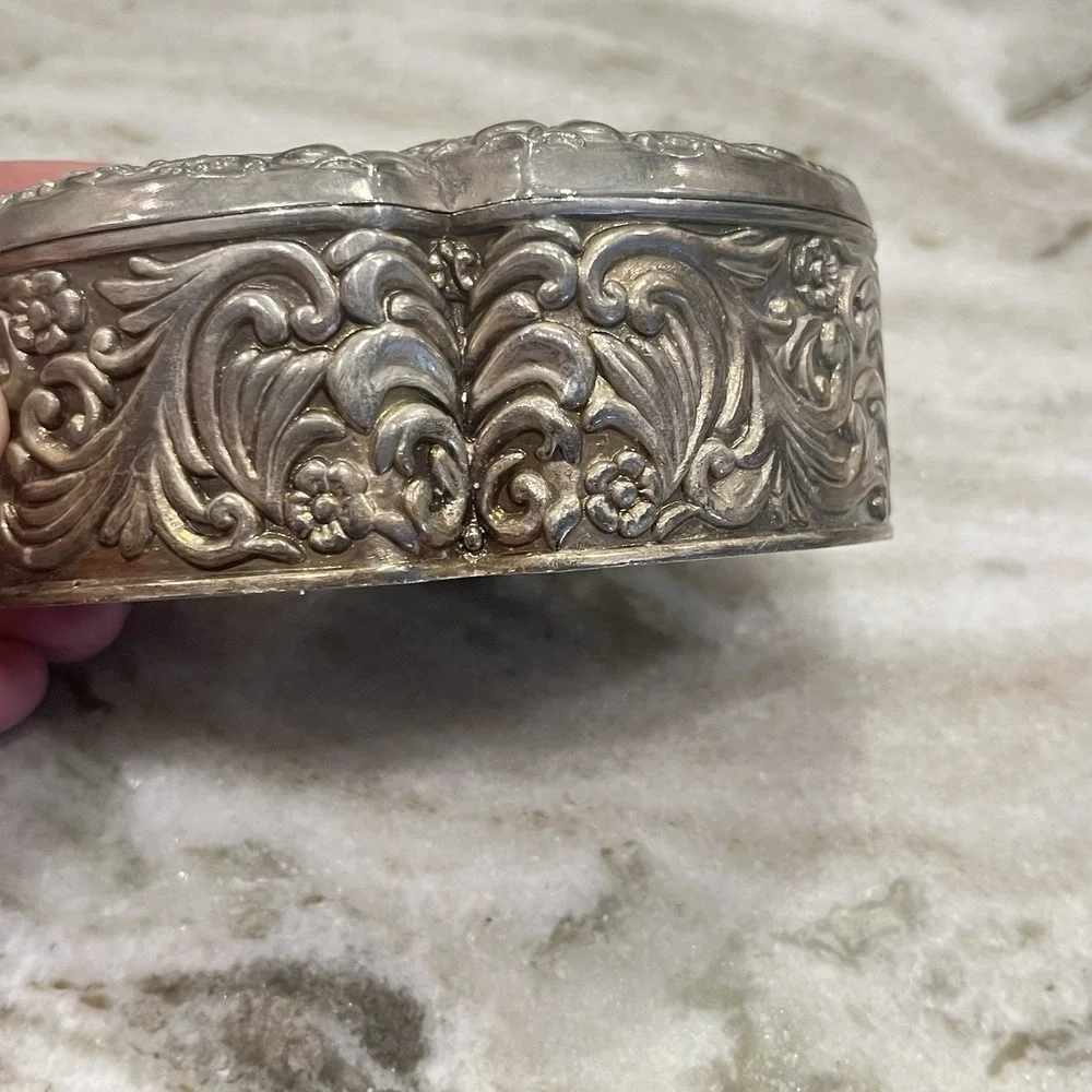 Vintage‎ Silver Plated Double Heart Ornate Trinket Jewelry Box - Picture 2 of 6